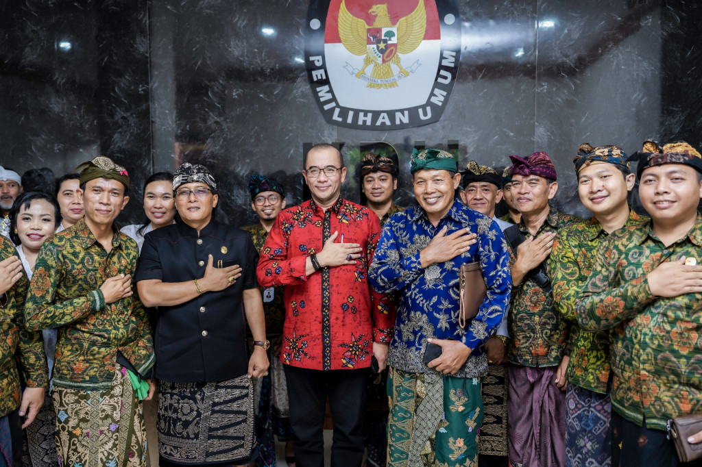 Bupati Giri Prasta Hadirkan Gedung Graha Pemilu Alaya Giri Nata